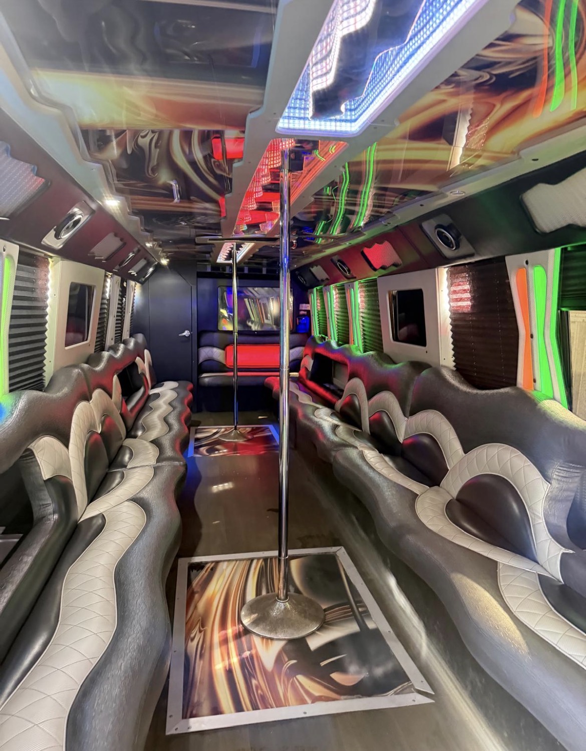 Junkanoo Island party bus tour